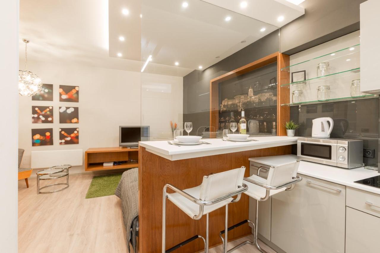 Retro Budapest Dream Suite Near The Danube Exterior photo